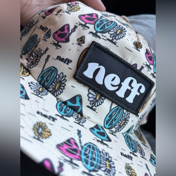 Neff Peace Sign & Mushrooms Hat Adj Snapback - Both included - Picture 2 of 6